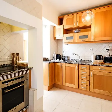 Alfama Terrace * Lissabon